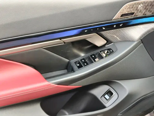 BMW 5 Series — Фото автомобиля 13