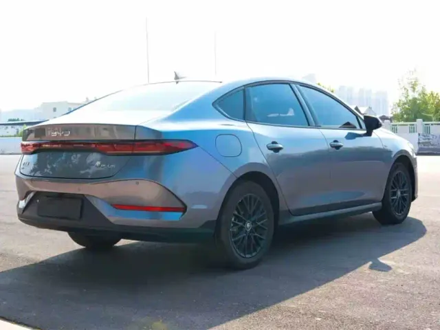 BYD Qin PLUS — Фото автомобиля 7