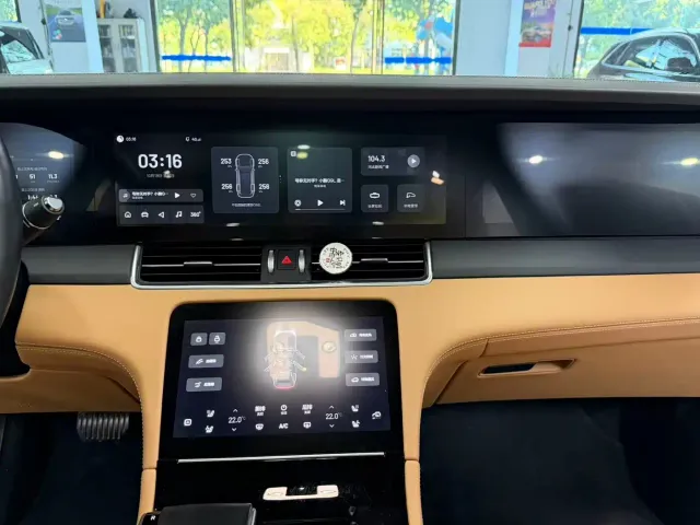 Li Auto ONE — Фото автомобиля 16