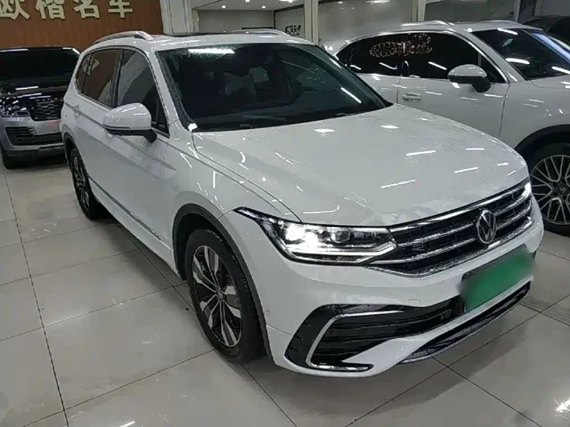 Volkswagen Tiguan L — Фото автомобиля 3