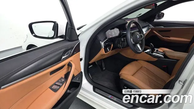 BMW 5-Series — Фото автомобиля 10