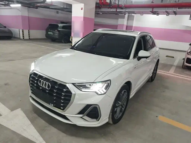 Фотография автомобиля — Audi Q3