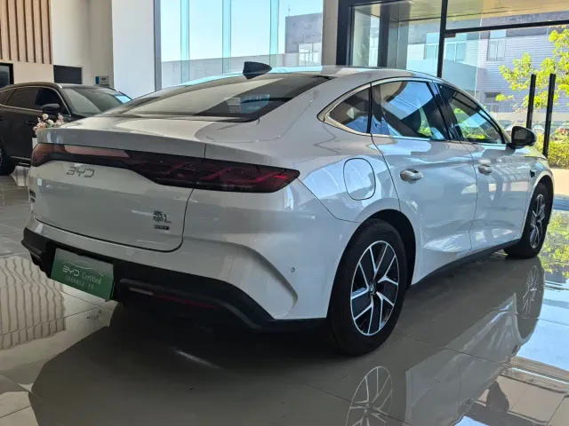BYD Qin L — Фото автомобиля 9