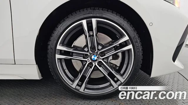 BMW 1 Series F40 — Фото автомобиля 5