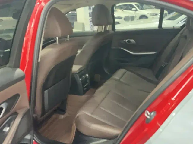 BMW 3 Series — Фото автомобиля 8