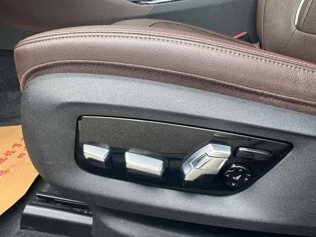 BMW 5 Series — Фото автомобиля 12