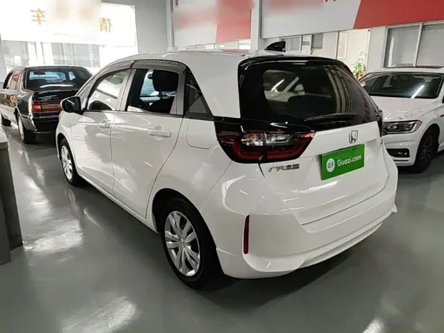 Honda Fit — Фото автомобиля 4