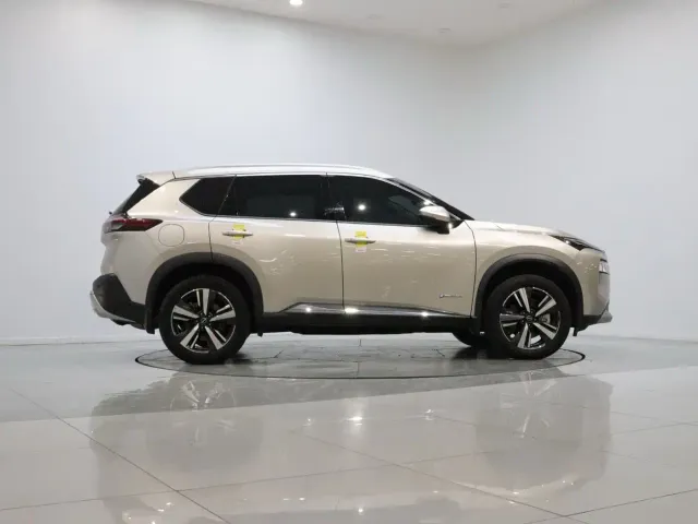 Nissan X-Trail — Фото автомобиля 7