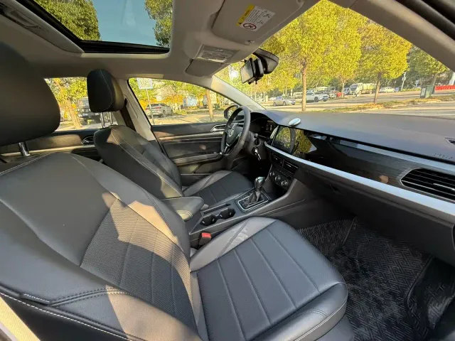 Volkswagen Lavida 2022 1.5L Auto Comfort Edition — Фото автомобиля 6
