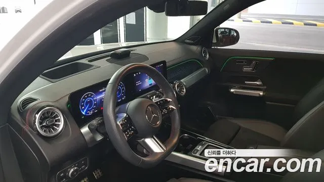Mercedes-Benz EQB — Фото автомобиля 13