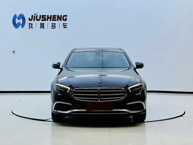 Mercedes-Benz E-Class — Фото автомобиля 2
