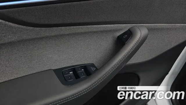 Tesla Model Y — Фото автомобиля 29