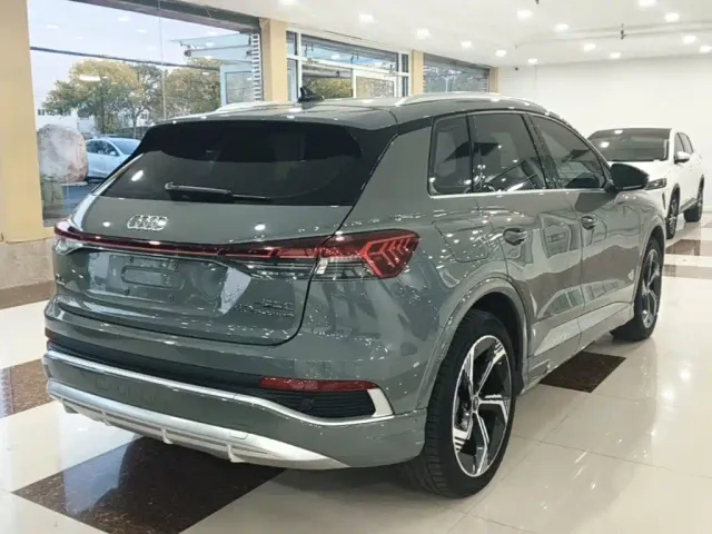 Audi Q4 e-tron — Фото автомобиля 6