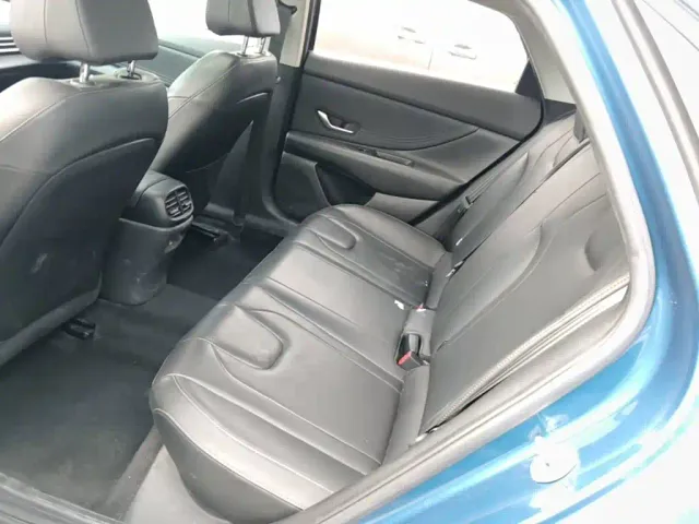 Hyundai Elantra — Фото автомобиля 16