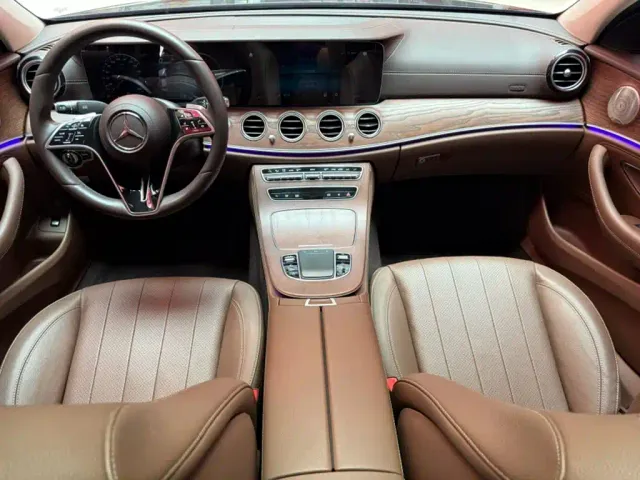 Mercedes-Benz E-Class — Фото автомобиля 15