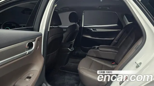 Hyundai Grandeur New — Фото автомобиля 18