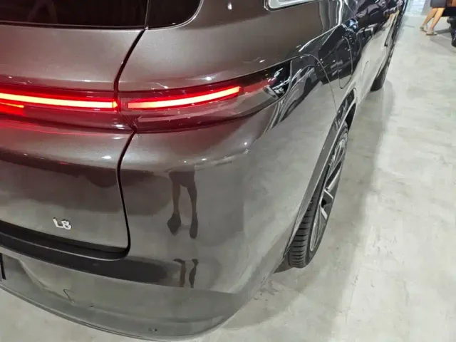 Li Auto L8 — Фото автомобиля 7