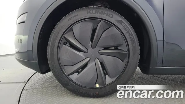 Tesla Model Y — Фото автомобиля 5