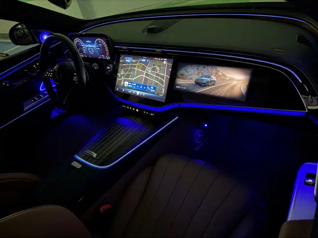 Mercedes-Benz E-Class — Фото автомобиля 12