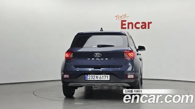 Hyundai Venue — Фото автомобиля 4