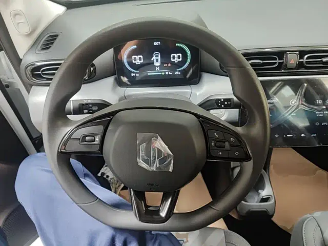 Leapmotor T03 — Фото автомобиля 6