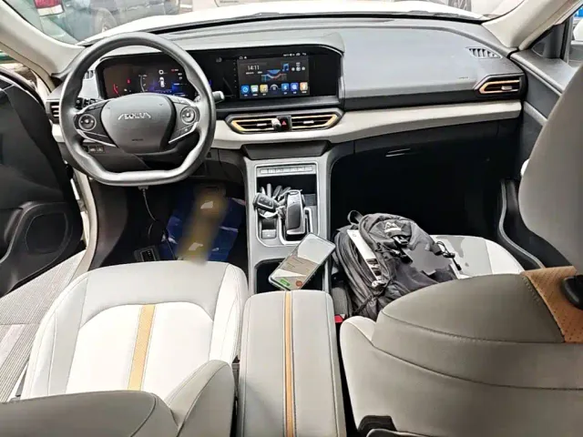 Dongfeng Fengshen E70 — Фото автомобиля 9