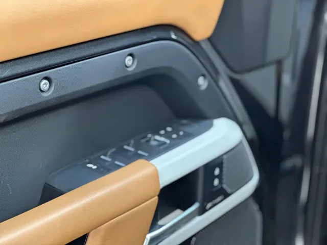 Land Rover Defender — Фото автомобиля 5