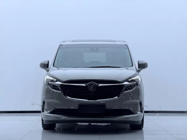 Buick GL8 — Фото автомобиля 2