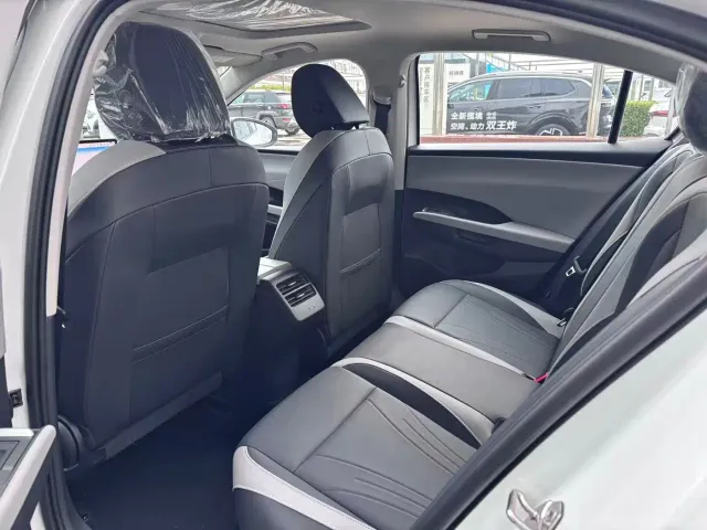 Volkswagen Sagitar — Фото автомобиля 5
