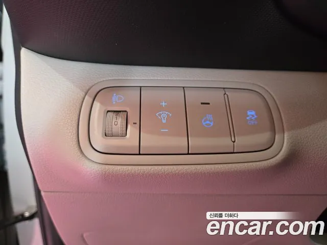 Hyundai Venue — Фото автомобиля 13