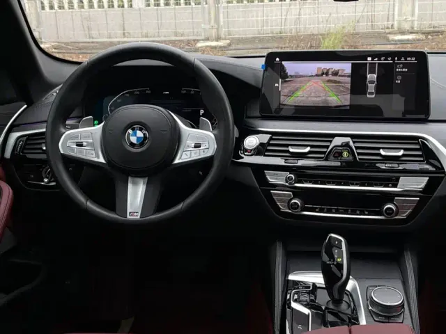 BMW 5 Series — Фото автомобиля 19