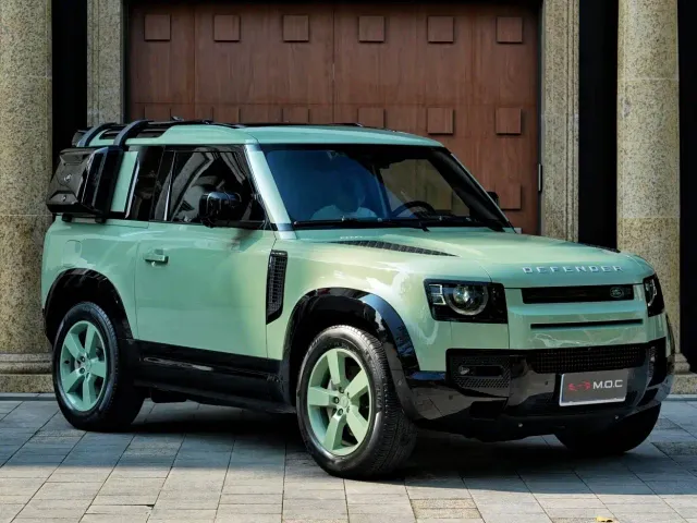 Land Rover Defender — Фото автомобиля 3