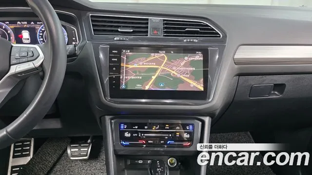 Volkswagen Tiguan — Фото автомобиля 12