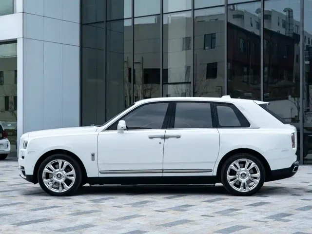Rolls-Royce Cullinan — Фото автомобиля 4