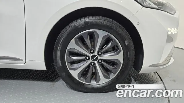 Kia K8 Hybrid — Фото автомобиля 6