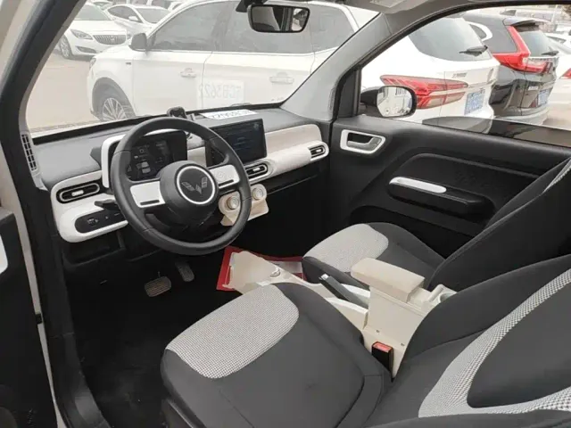 Wuling Hongguang Mini EV — Фото автомобиля 15