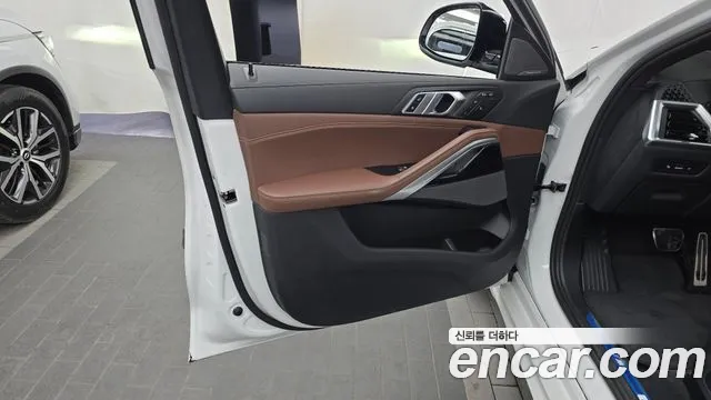 BMW X6 xDrive40i M Sport — Фото автомобиля 23