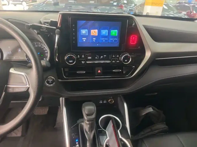 Toyota Highlander — Фото автомобиля 12