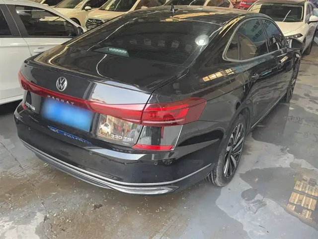 Volkswagen Passat — Фото автомобиля 9