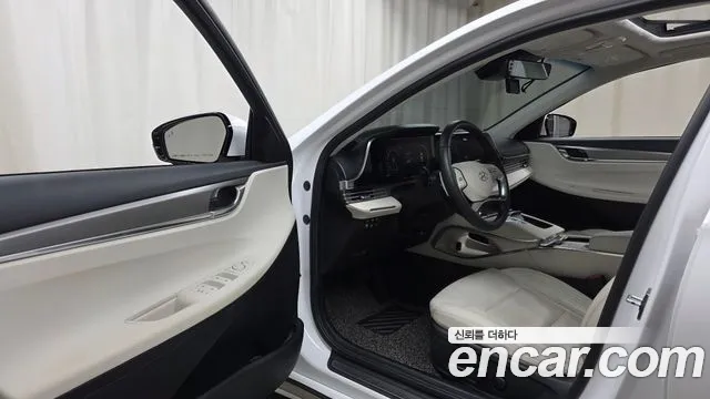 Hyundai Grandeur Grandeur (New) — Фото автомобиля 15