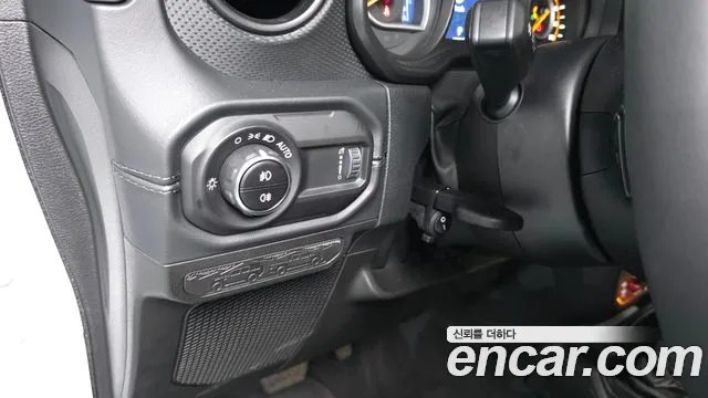Jeep Wrangler JL — Фото автомобиля 28