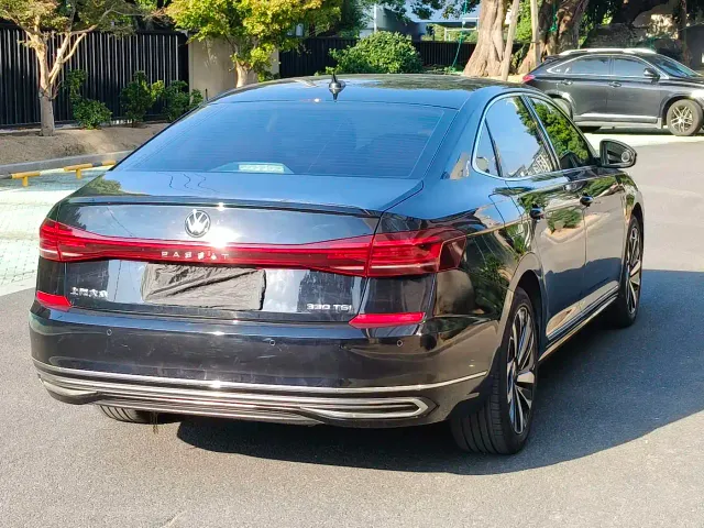 Volkswagen Passat — Фото автомобиля 14