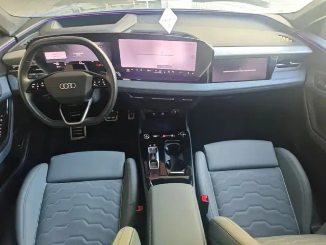 Audi Q6L e-tron — Фото автомобиля 13
