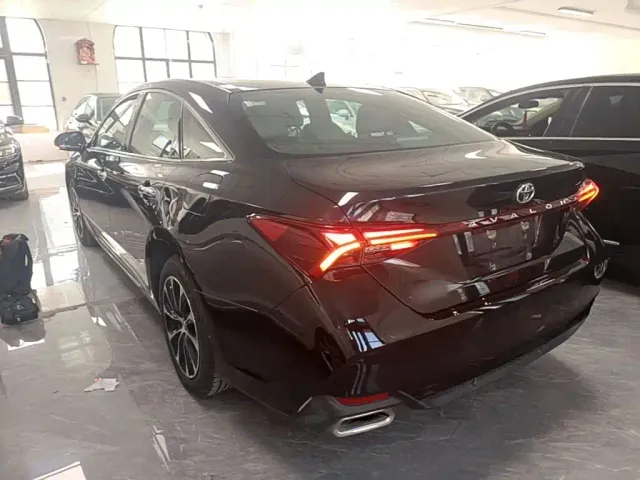 Toyota Avalon — Фото автомобиля 4