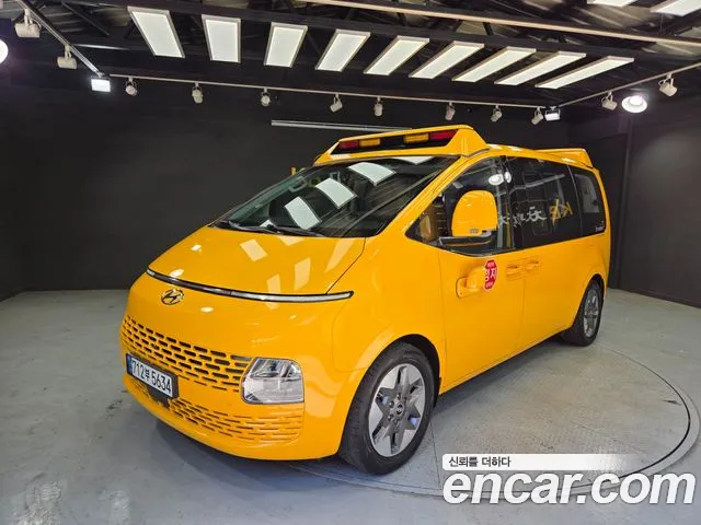 Фотография автомобиля — Hyundai Staria