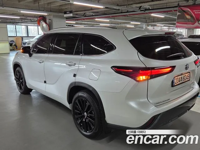 Toyota Highlander — Фото автомобиля 3