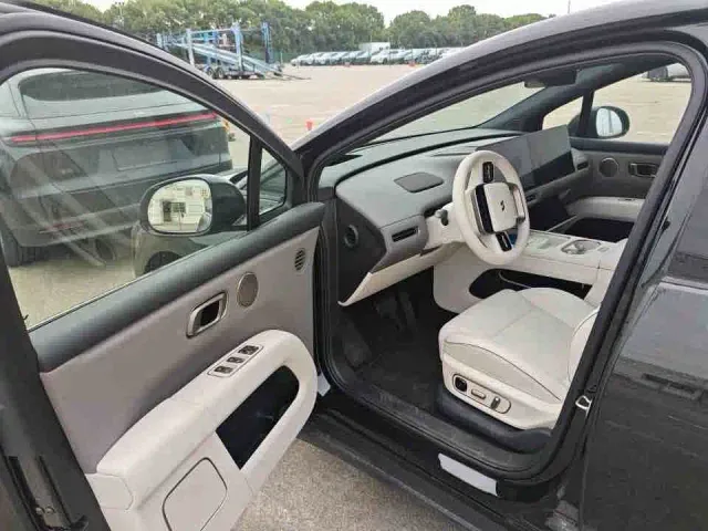 Li Auto i6 — Фото автомобиля 6