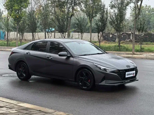 Hyundai Elantra — Фото автомобиля 3