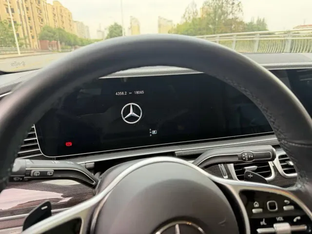 Mercedes-Benz GLE-Class — Фото автомобиля 4