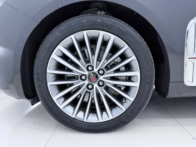 Hongqi H9 — Фото автомобиля 18